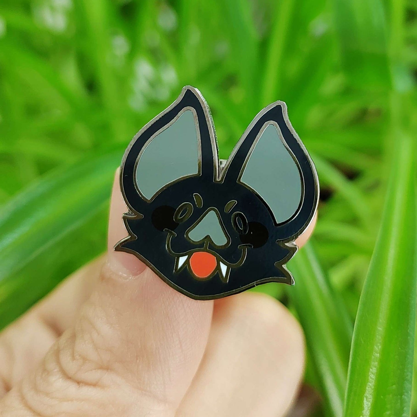 bat head pin